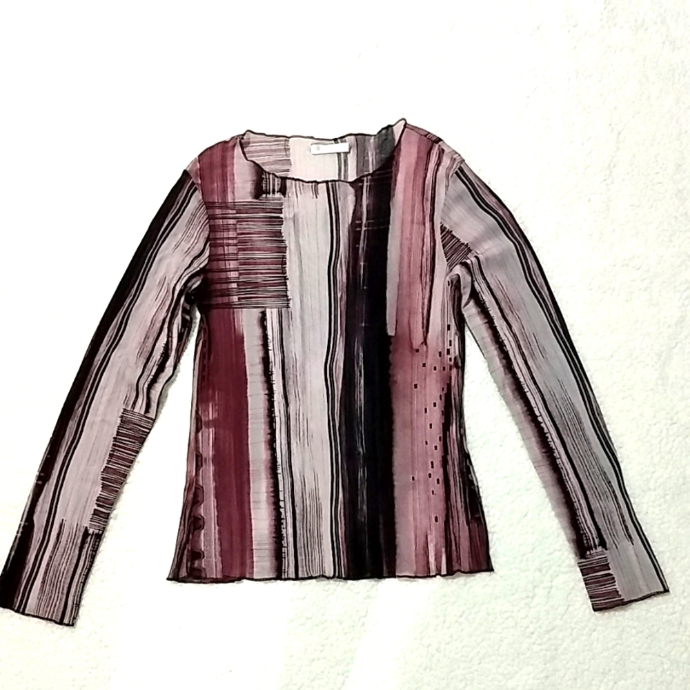 🤑Ladies Sheer Top with Beautiful Burgundy/Purple Vivid colors Size M